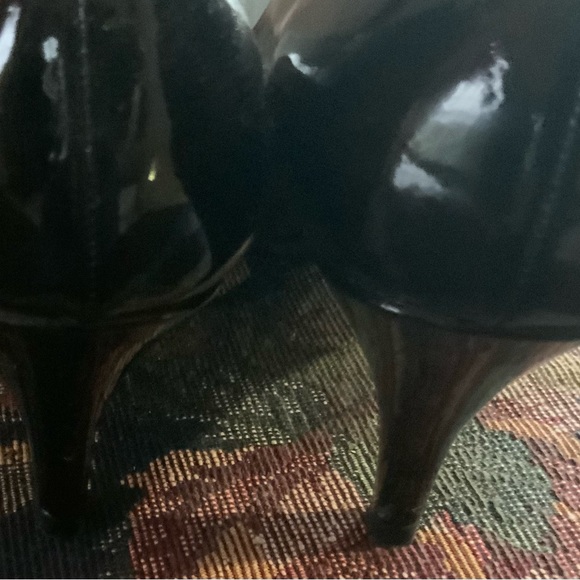 Woman’s black heels by Ellen Tracy size 6.5 - Picture 4 of 7